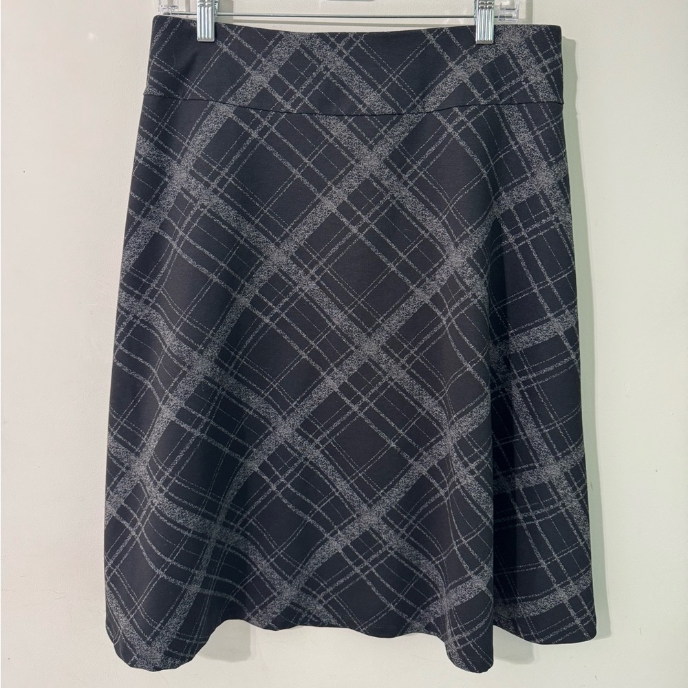 Dressbarn Black  Gray A-Line Knee-Length Skirt plaid med excellent condition